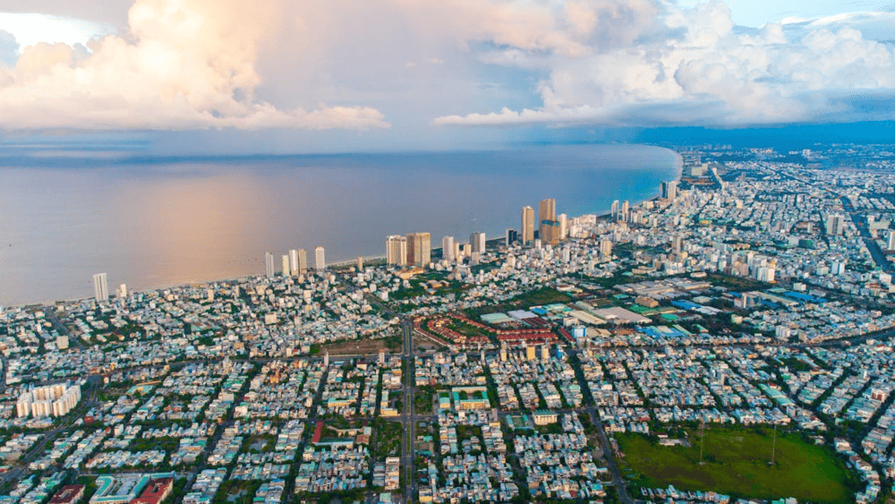 My Khe Beach is ranked among the world’s most beautiful, featuring powdery white sand and clear blue water (Source: Pexels)